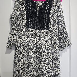 JODIFL Black and White Floral Top with Pink Accent